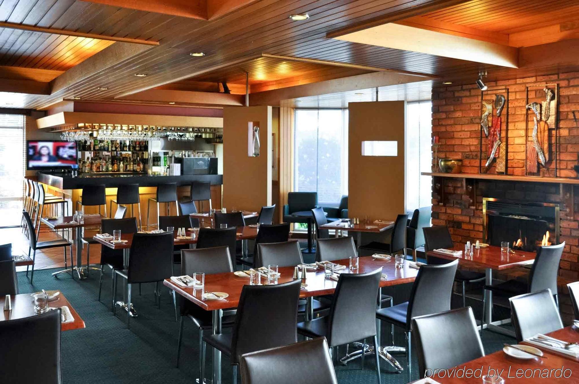 Ibis Styles Orange Hotel Restaurant photo
